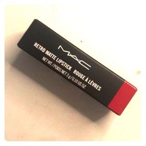 Ruby Woo Retro Matte Mac Lipstick